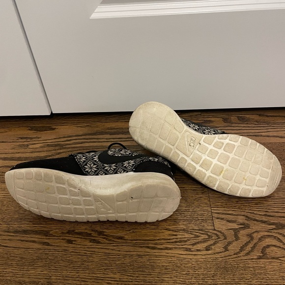 Nike Roshe Winter Yeti Fleece - Picture 3 of 6